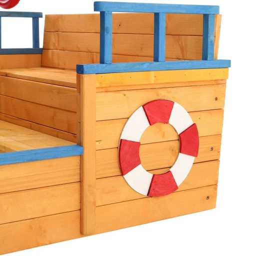 Lada de nisip in forma de nava pirat