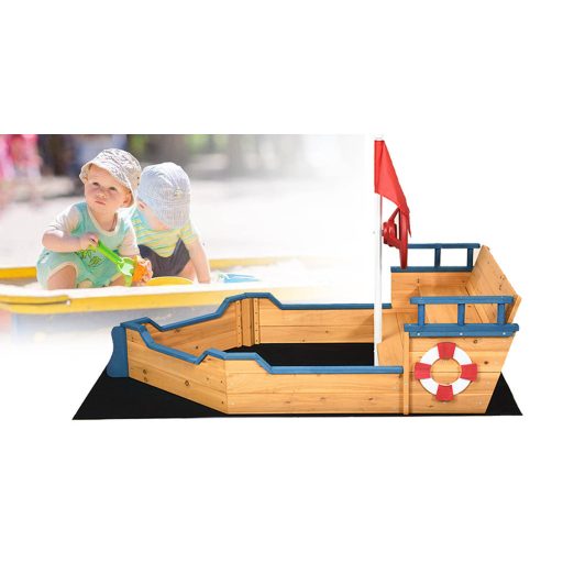 Lada de nisip in forma de nava pirat