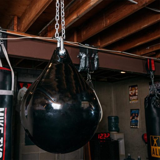 Sac de box umplut cu apă cu lanț, negru