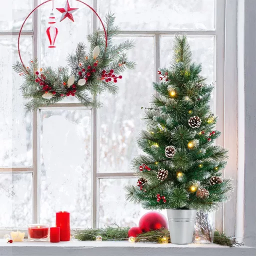 Brad artificial de Crăciun decorat cu 20 de lumini LED calde, 90cm