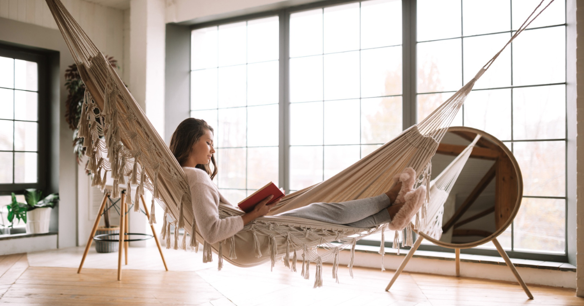 Arta de a va relaxa acasa: sfaturi pentru a crea interioare confortabile