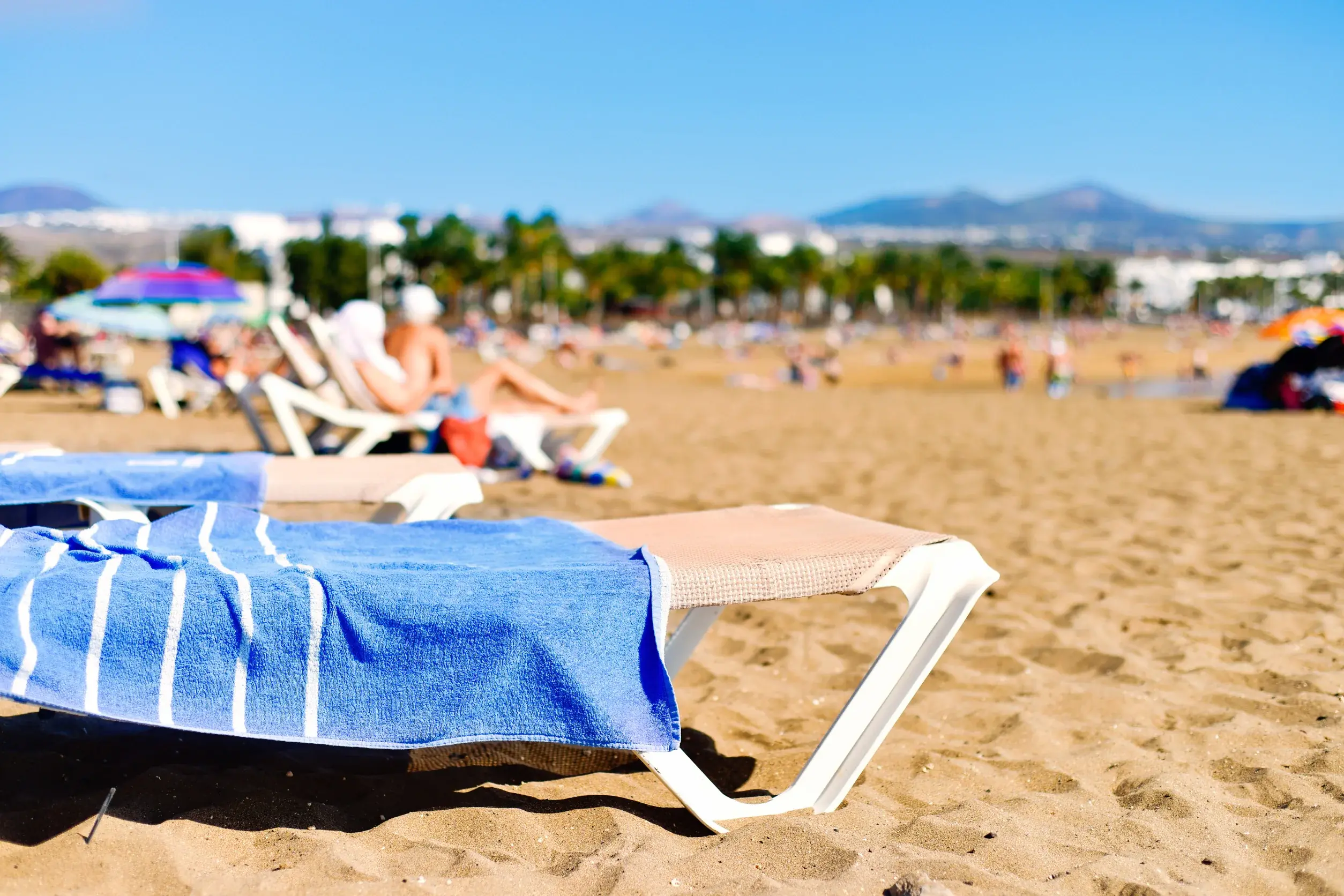 Obiecte ascunse in prosopul de plaja